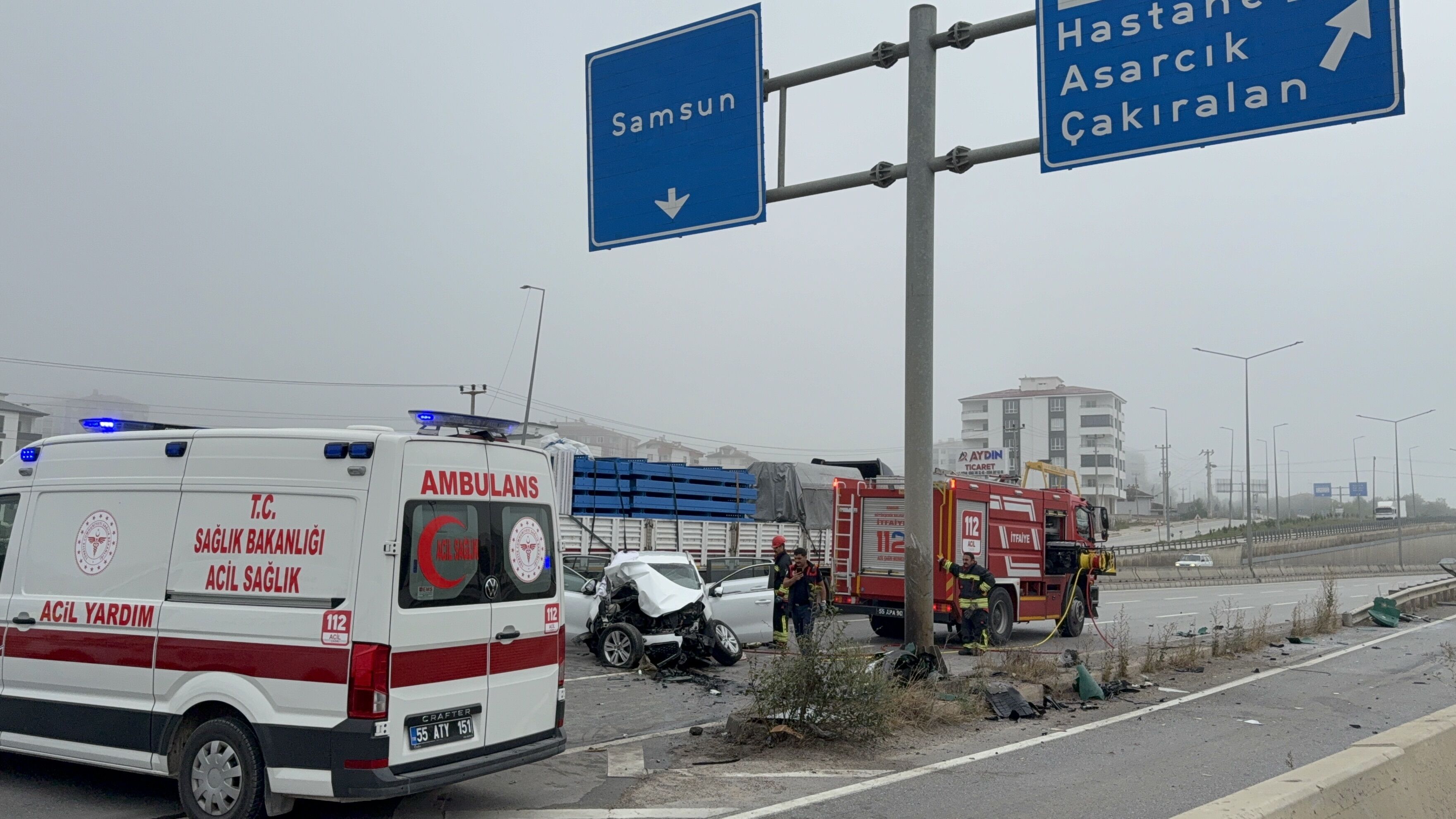 Samsun’da Suv Araç Direğe Çarptı (10)