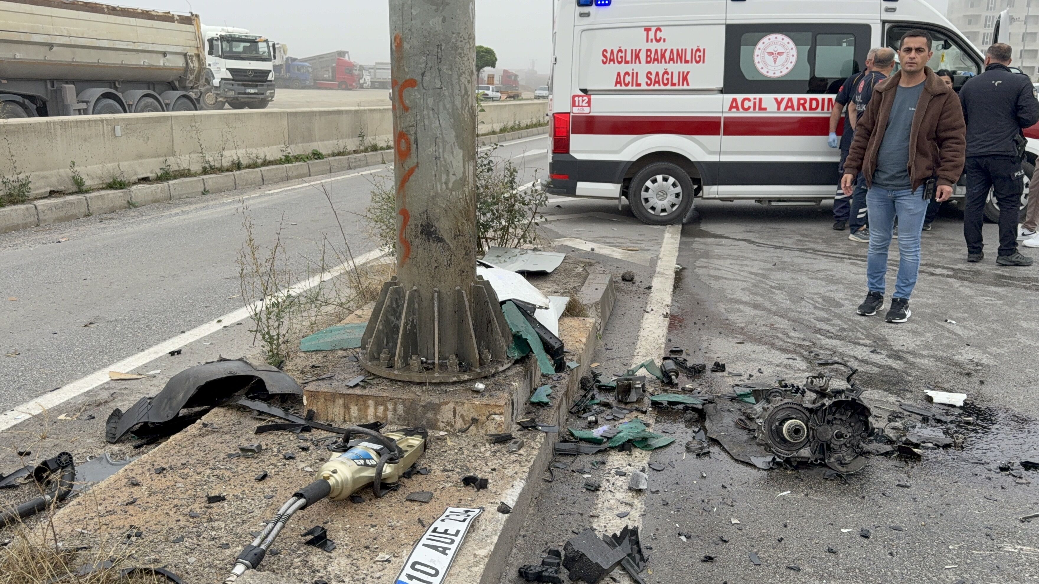 Samsun’da Suv Araç Direğe Çarptı (6)