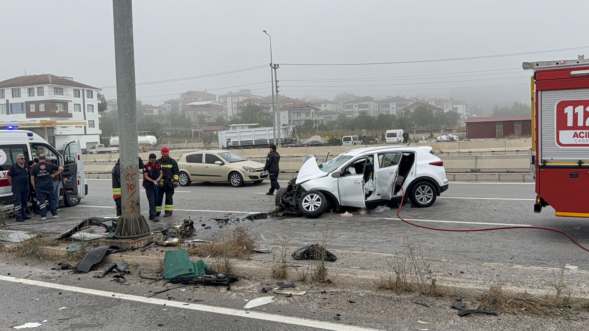 Samsun’da Suv Araç Direğe Çarptı (7)