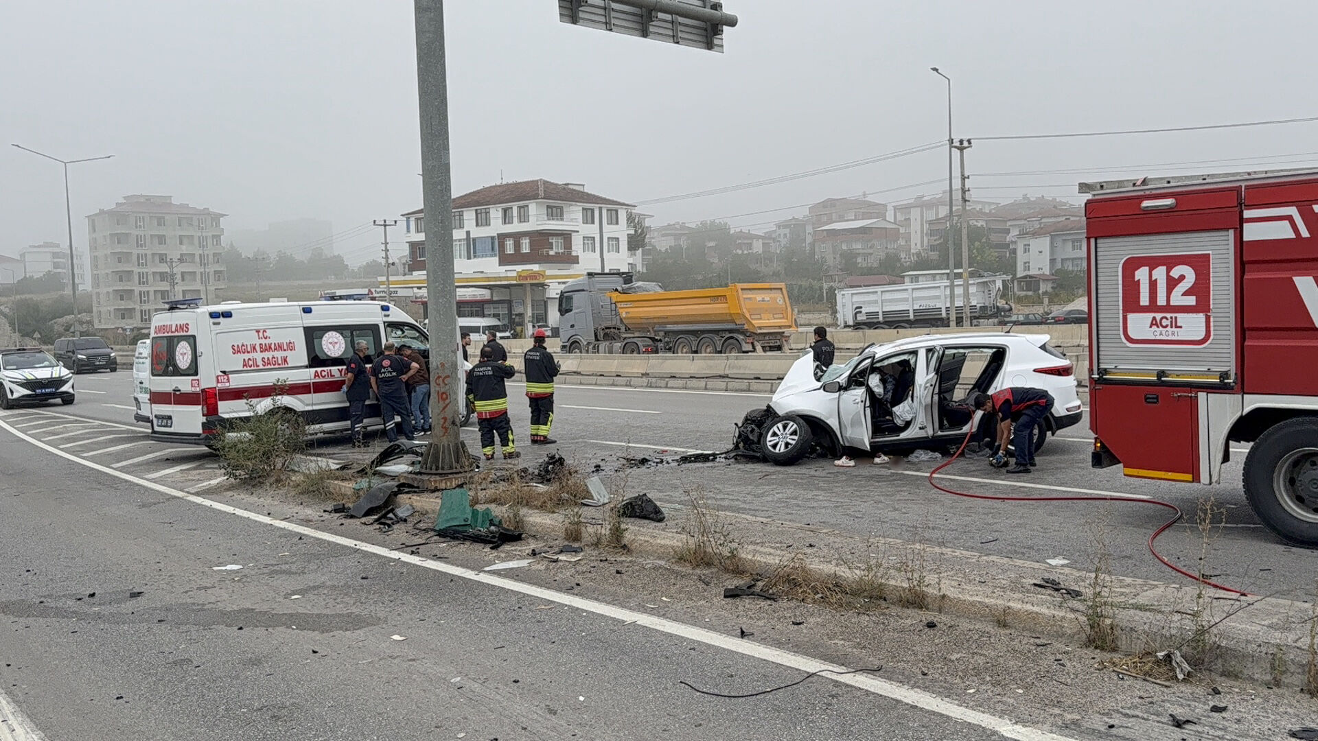 Samsun’da Suv Araç Direğe Çarptı (8)