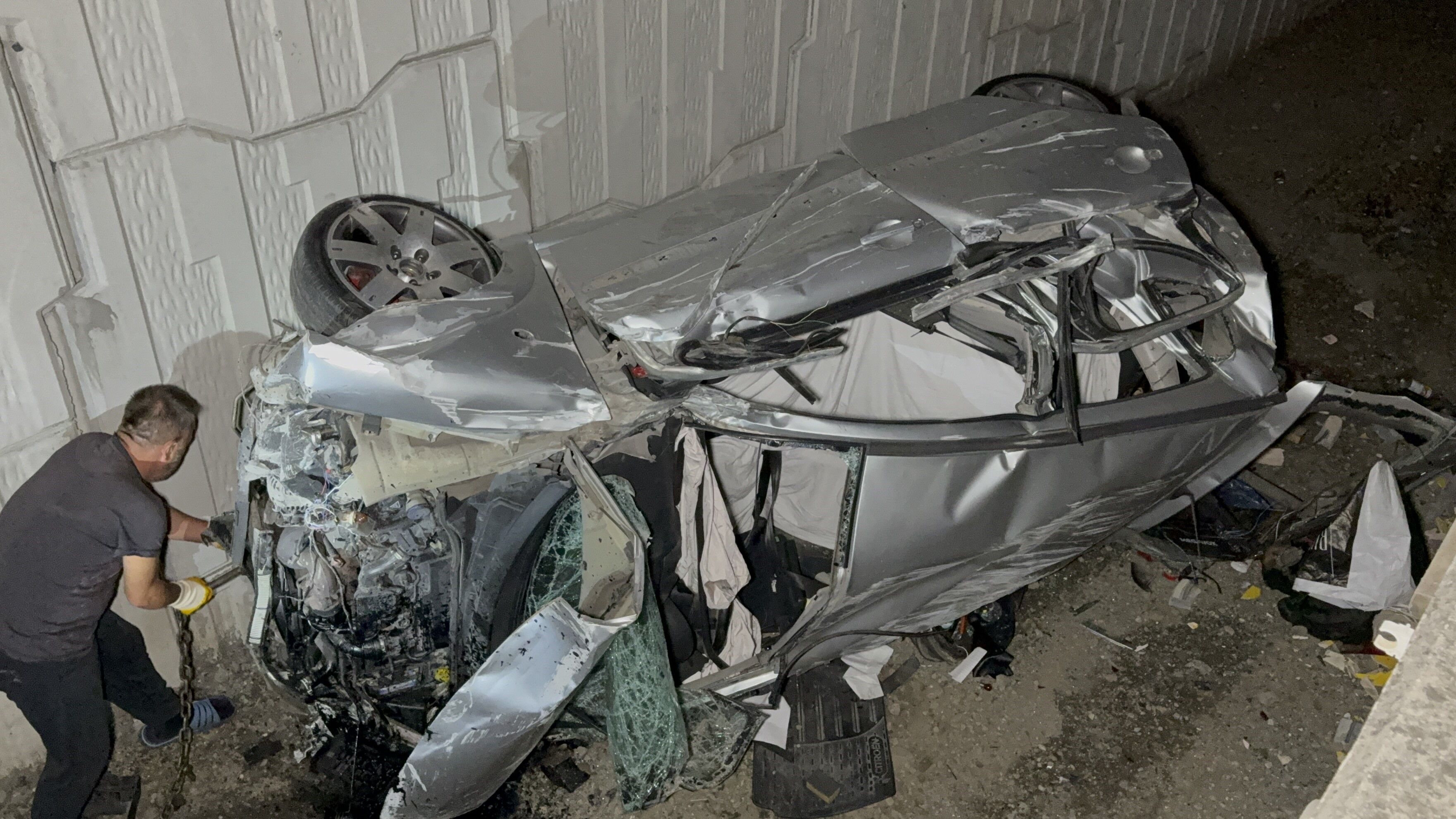 Samsun'da Takla Atarak Hurdaya Dönen Otomobilde 2 Kişi Yaralandı (5)