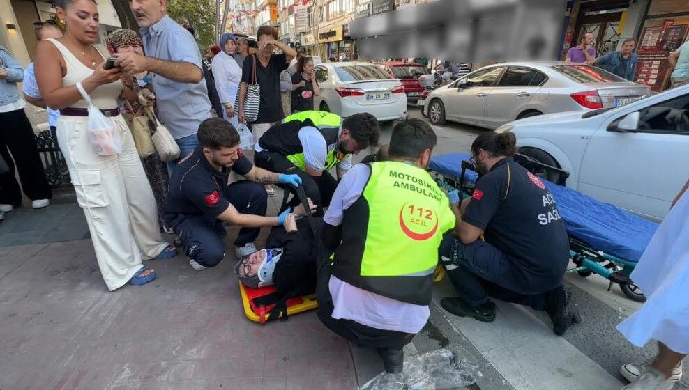Samsun'da Yaşlı Kadın Ile Torununa Otomobilin Çarptığı Anlar Kamerada (1)