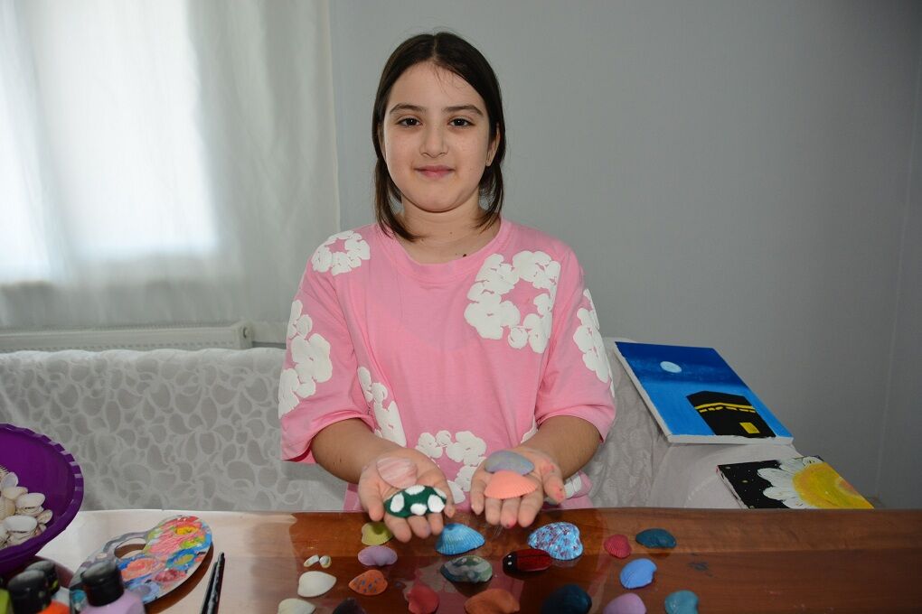 Samsunlu Minik Elif Zehra, Deniz Kabuklarını Sanat Eserine Dönüştürüyor (3)