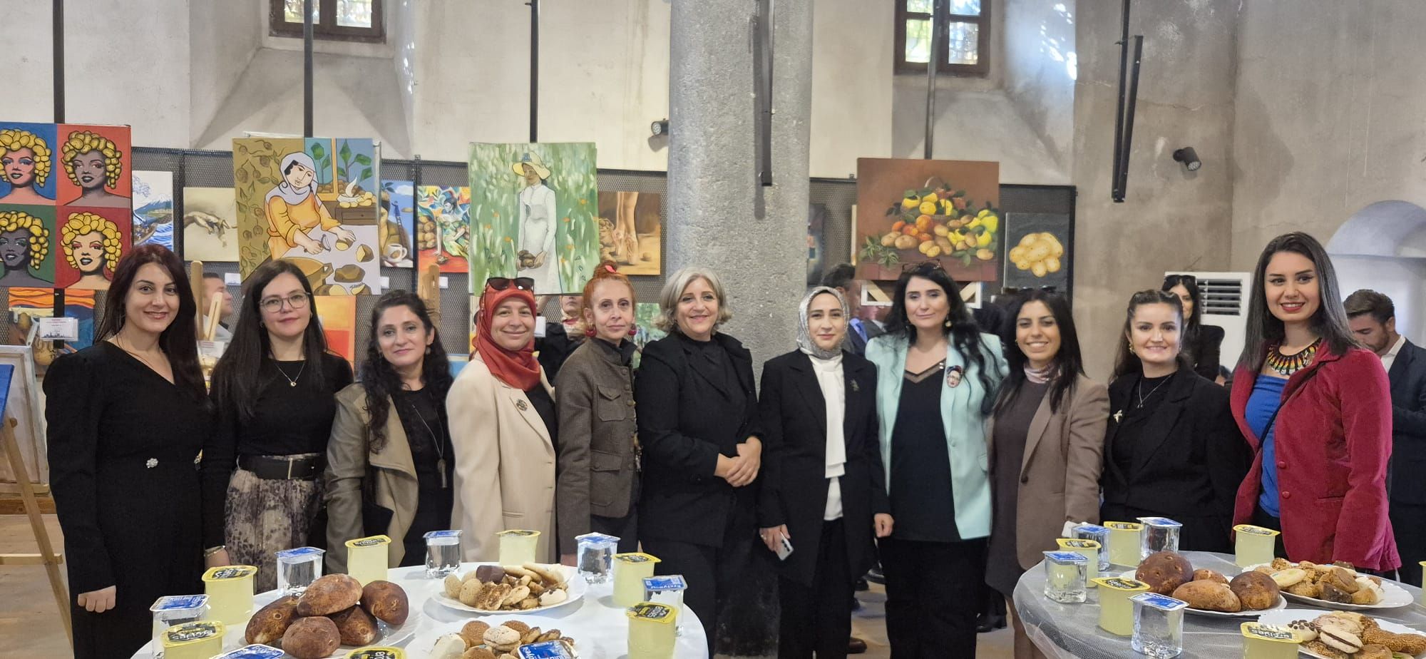 81 İlden Sanatsal Dayanışma Toprağın Emeği Tuvalde Hayat Buldu (8)