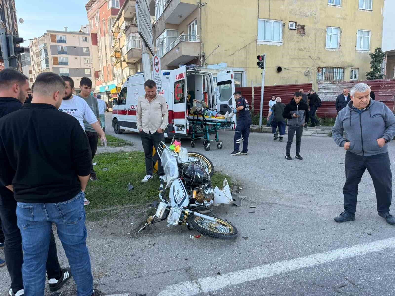 Çarşamba'da kırmızı ışık kazası: 1 yaralı