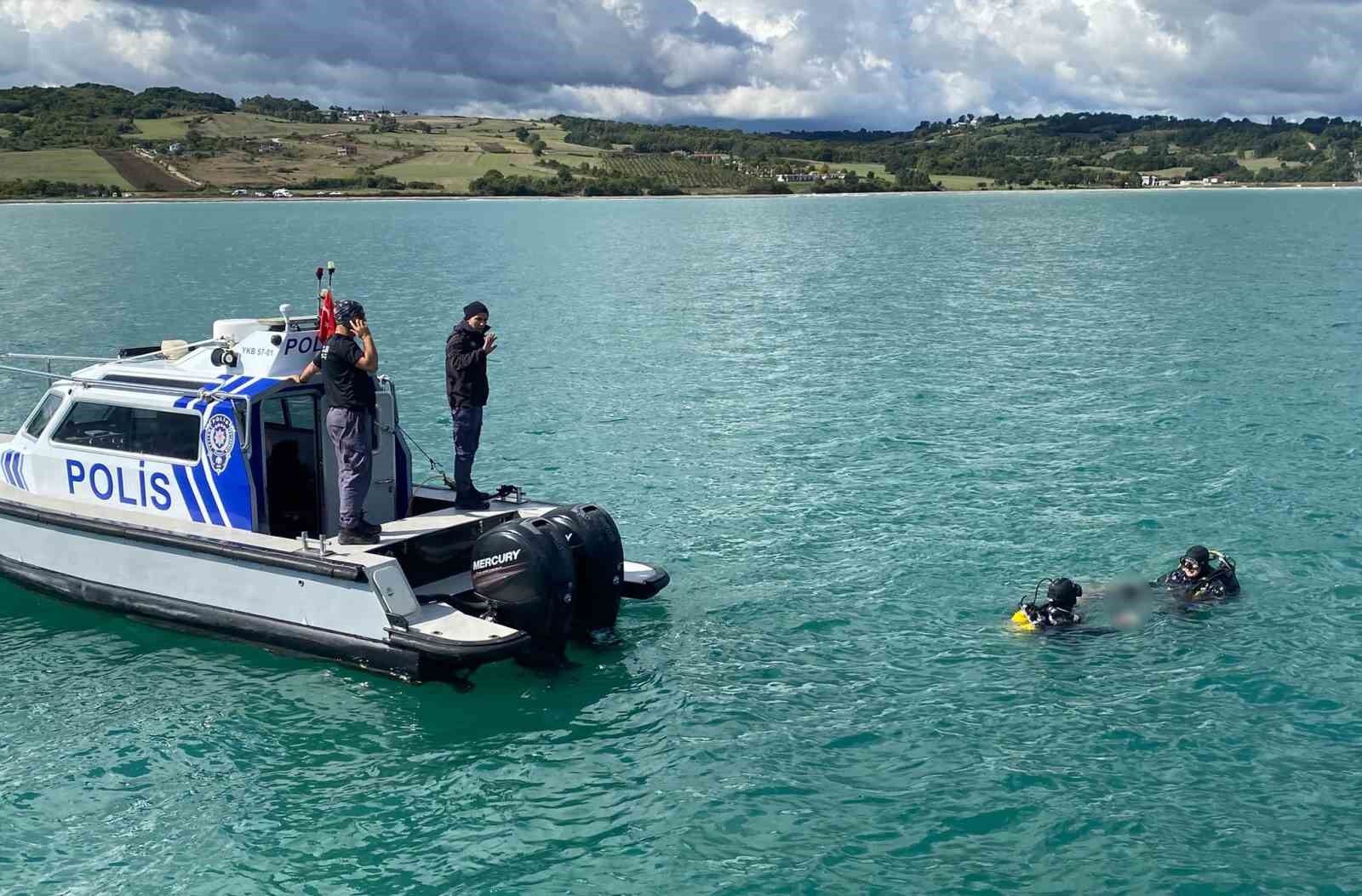 Sinop'ta teknenin alabora olması nedeniyle kaybolan polisin cesedine Ankara ve Samsun'dan gelen dalgıç polislerin desteğ