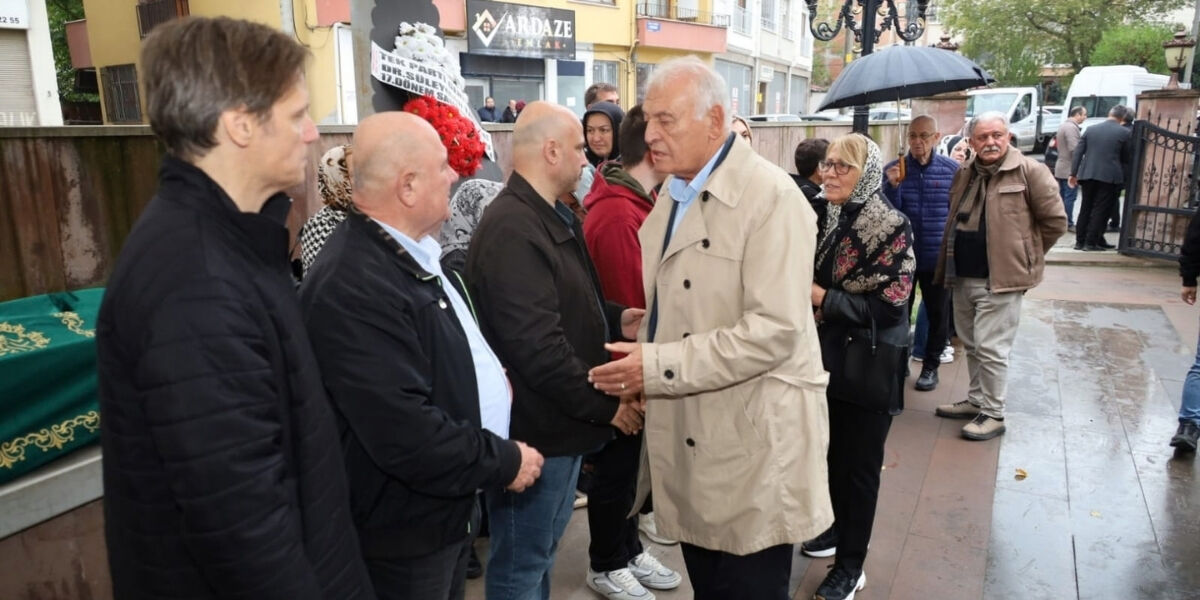Bafra Basınının Duayeni Hasan Davran Dualarla Son Yolculuğuna Uğurlandı (1)