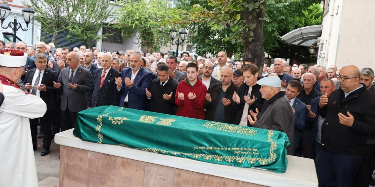 Bafra Basınının Duayeni Hasan Davran Dualarla Son Yolculuğuna Uğurlandı (6)