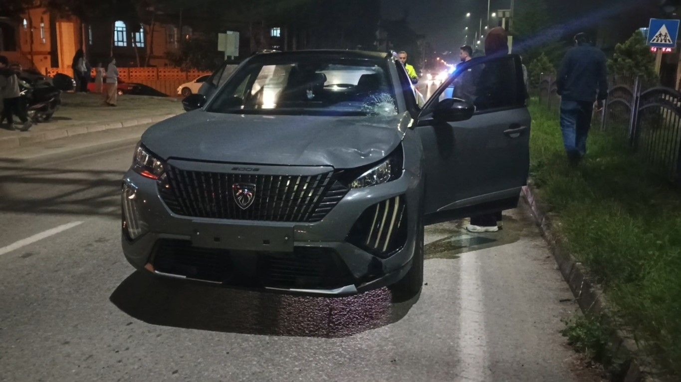 Bafra'da Otomobilin Çarptığı Bisiklet Sürücüsü Ağır Yaralandı (1)