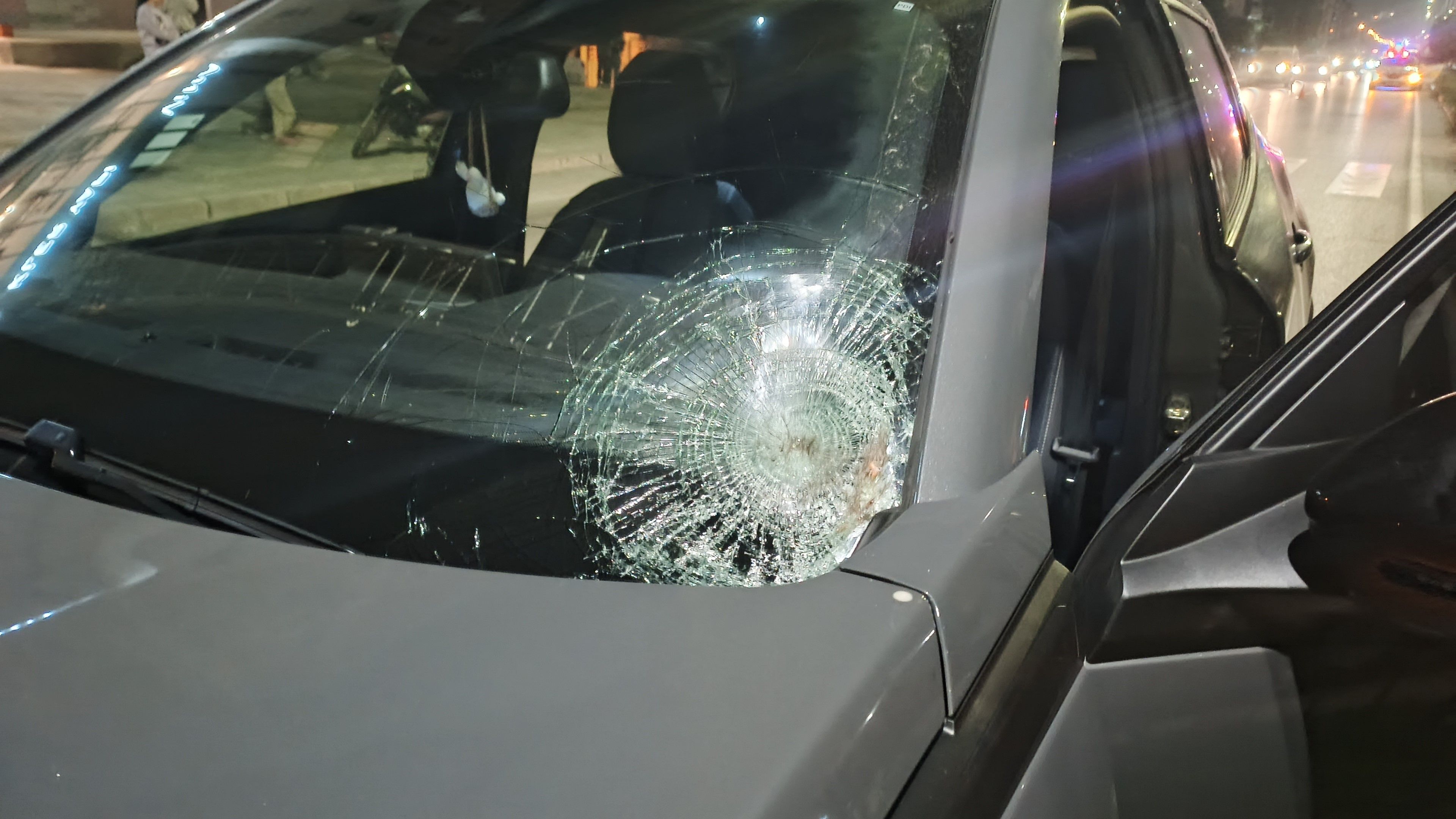 Bafra'da Otomobilin Çarptığı Bisiklet Sürücüsü Ağır Yaralandı (4)