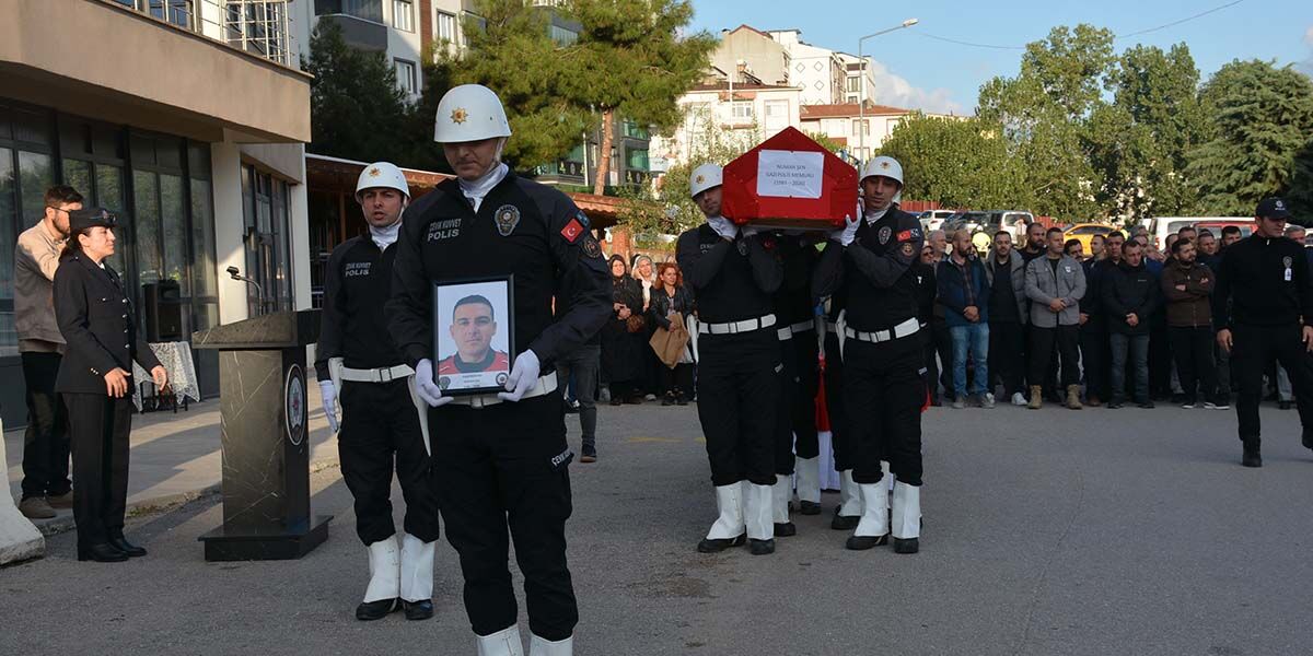 Bafralı Polis Numan Şen’in Naaşı Dualarla Bafra’ya Gönderildi 4