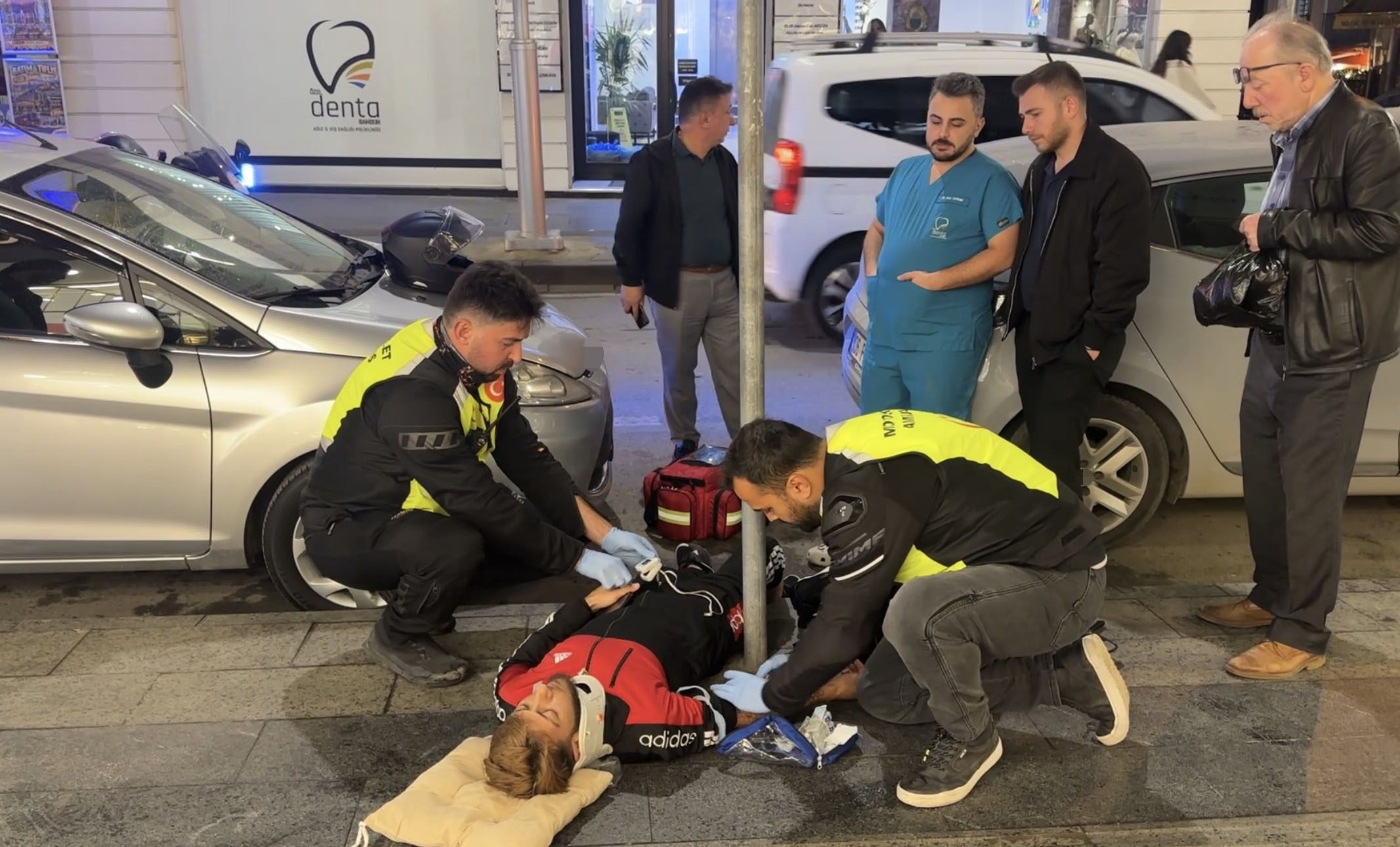İki Otomobilin Arasından Geçerken Yaralandı