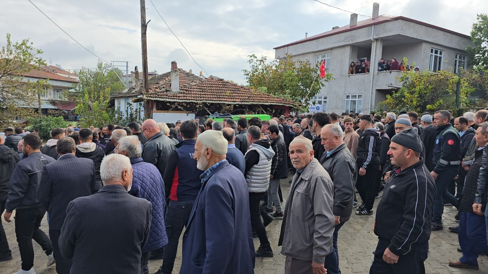 İstanbul'da Iş Kazasında Ölen Genç, Samsun'da Toprağa Verildi 1