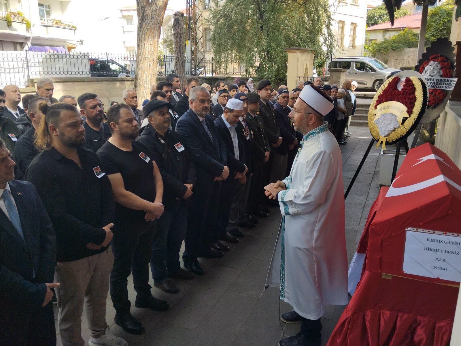 Kıbrıs Gazisi Hikmet Deniz Askerî Törenle Son Yolculuğuna Uğurlandı (16)