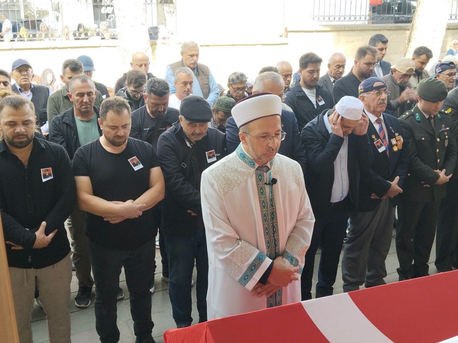 Kıbrıs Gazisi Hikmet Deniz Askerî Törenle Son Yolculuğuna Uğurlandı (3)