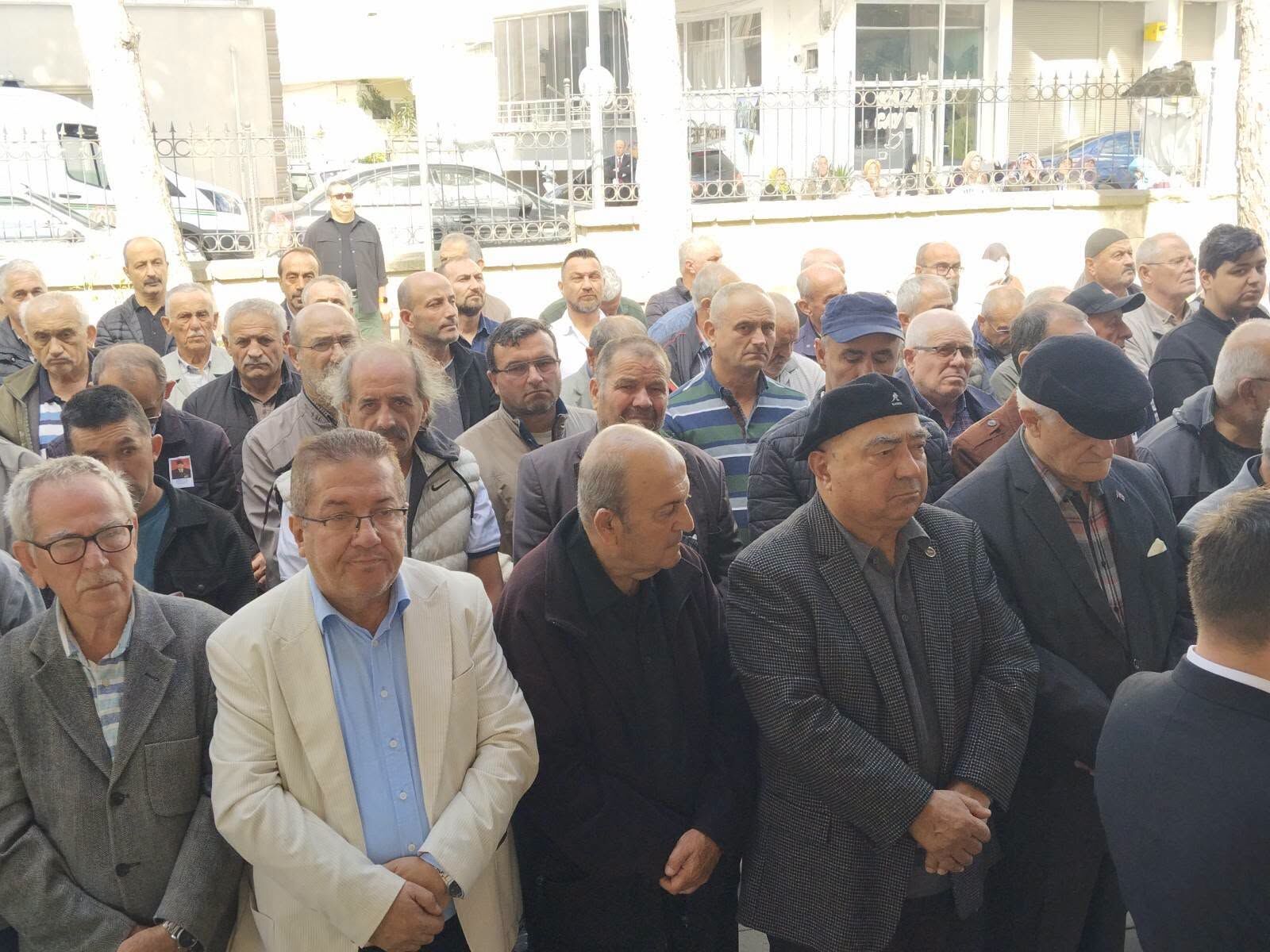 Kıbrıs Gazisi Hikmet Deniz Askerî Törenle Son Yolculuğuna Uğurlandı (6)