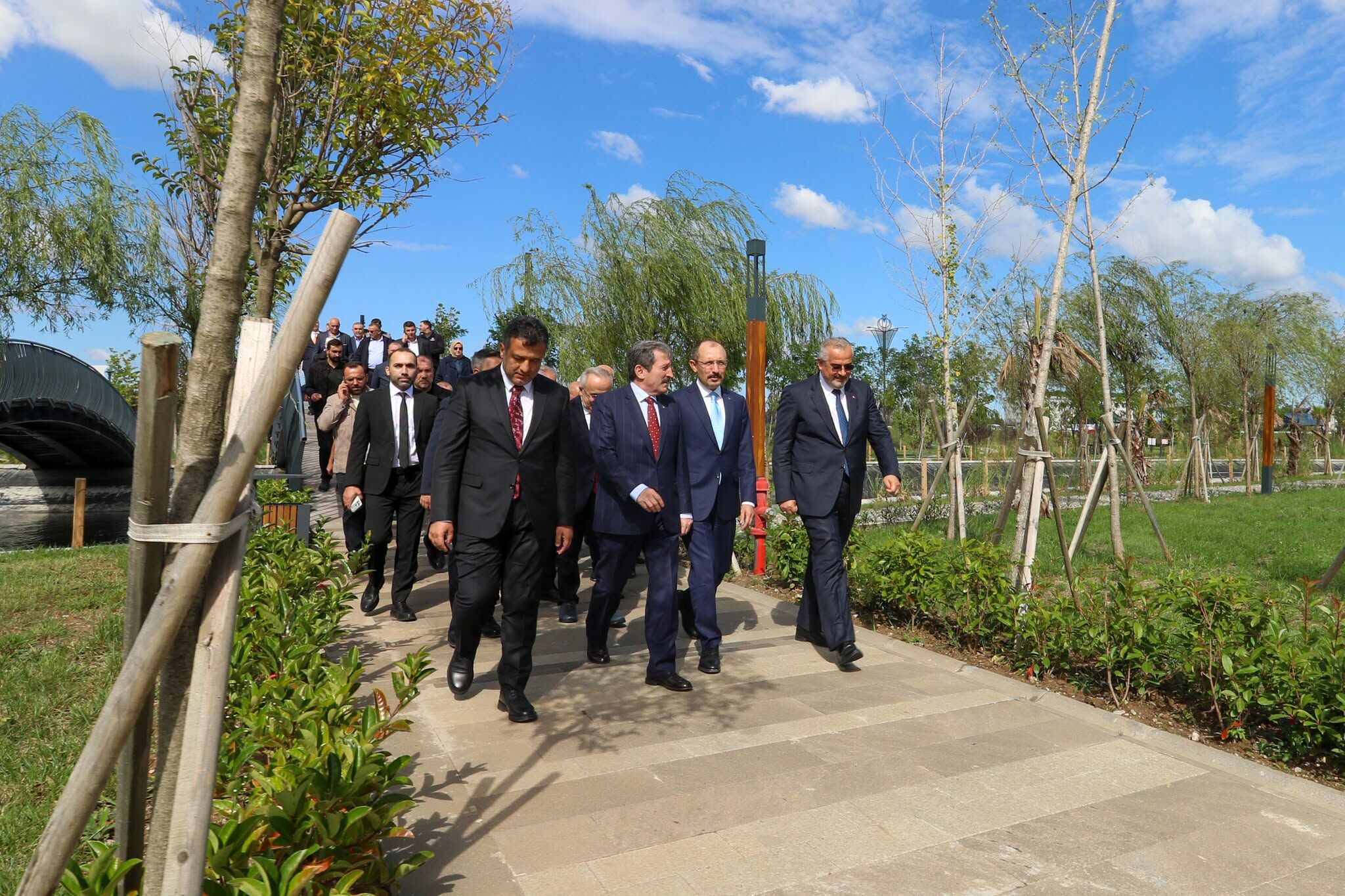 Mi̇llet Bahçesi̇ Bafra’da Şehri̇n Sosyal Ki̇mli̇ği̇ni̇ Güçlendi̇ri̇yor (4)