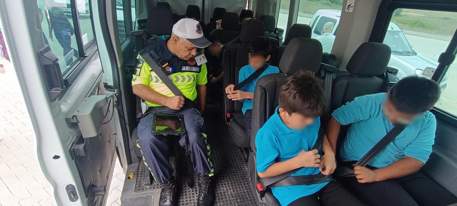 Samsun'da Jandarma Ve Polisin Okul Çevrelerindeki Güvenlik Tedbirleri Devam Ediyor