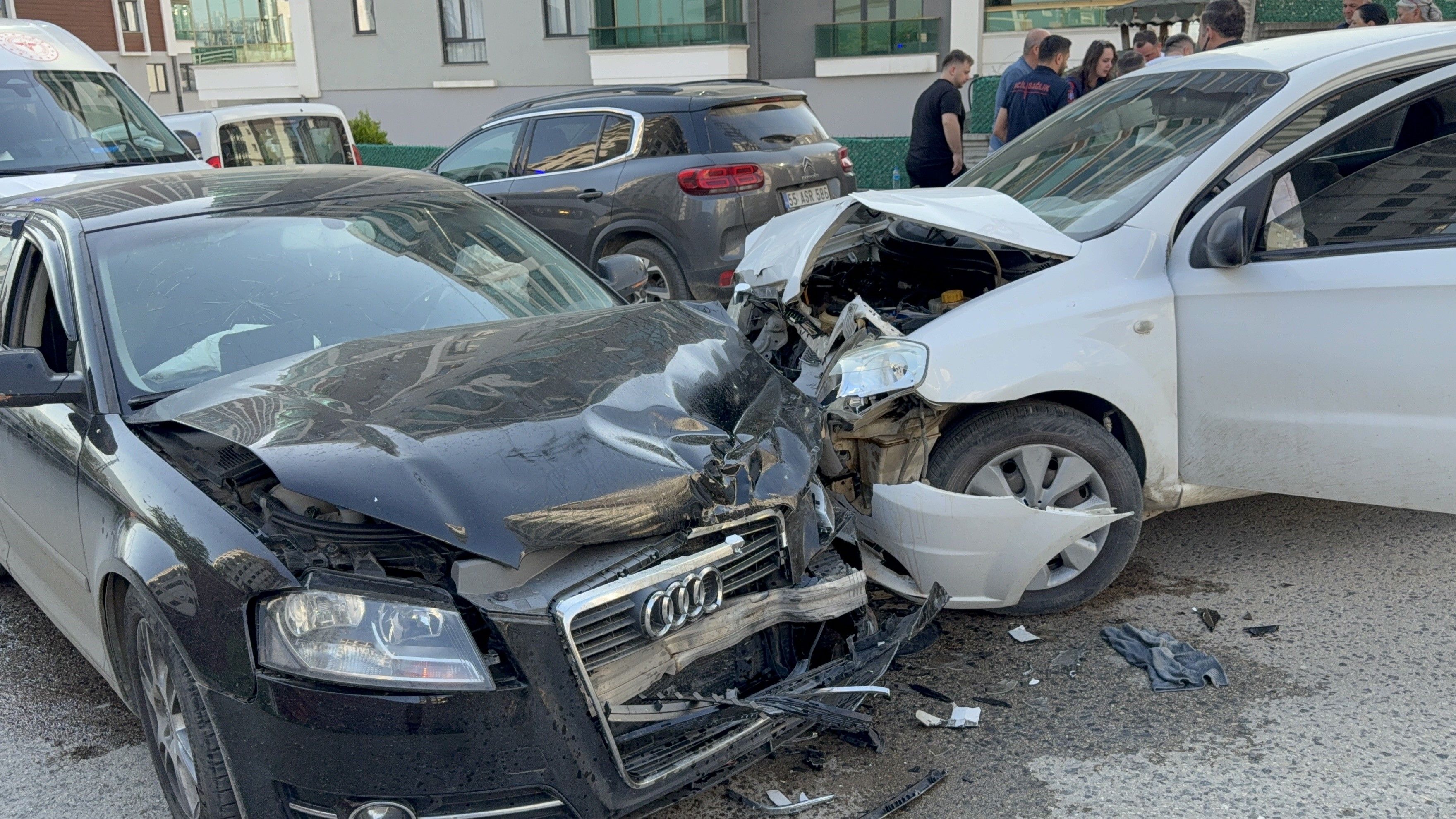 Samsun’da Otomobiller Çarpıştı